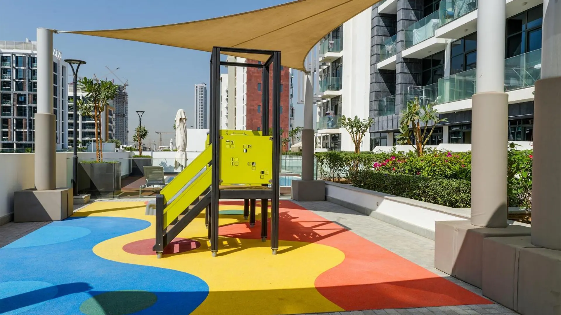 Amazing Studio In Azizi Riviera 9,City & Pool View Dubai