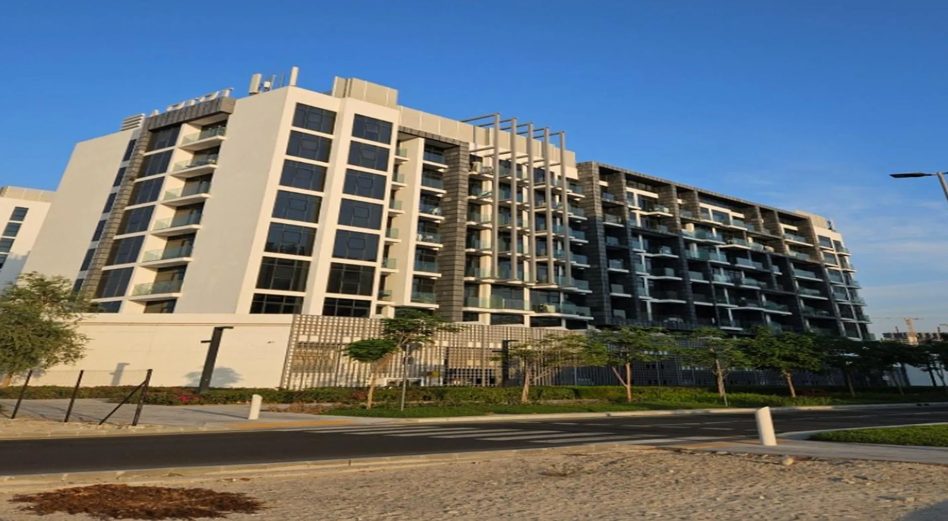 Amazing Studio In Azizi Riviera 9,City & Pool View Dubai 0*,